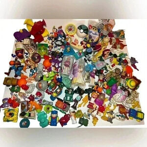 LARGE Vintage Mixed Lot of Fast Food Toys From 1980s-1990s, MEGA LOT!!